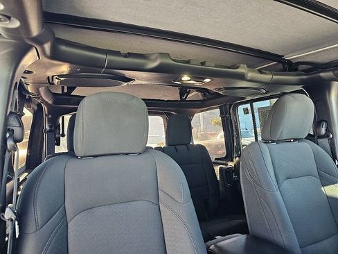Used 2021 Jeep Wrangler Unlimited Sport image 16