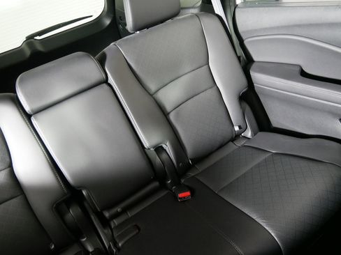 Used 2023 Honda Passport Elite image 14