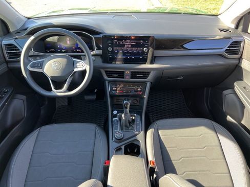 Used 2025 Volkswagen Taos SE image 25