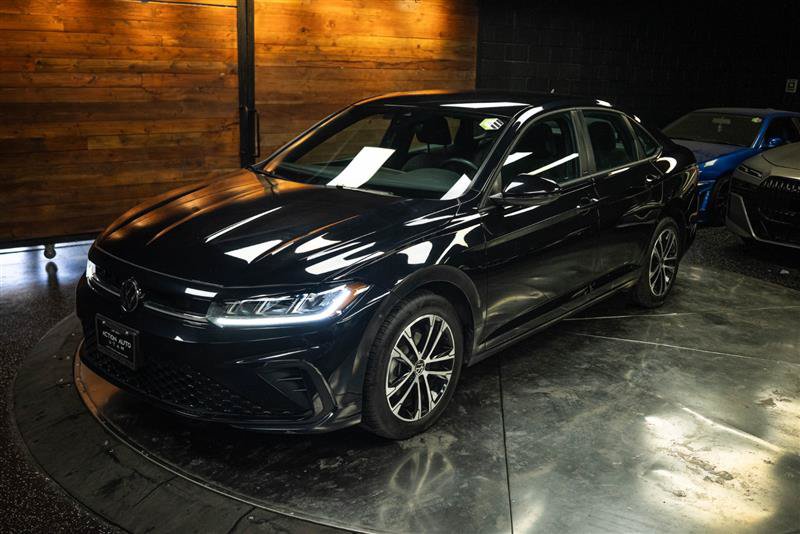 Used 2025 Volkswagen Jetta Sport FWD image 2
