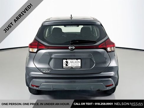 Certified 2025 Nissan Kicks Play S image 6