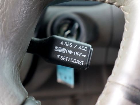 Used 2002 Toyota Sequoia Limited image 34