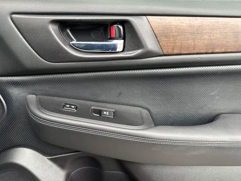 Used 2016 Subaru Outback 2.5i Limited AWD/4WD image 19
