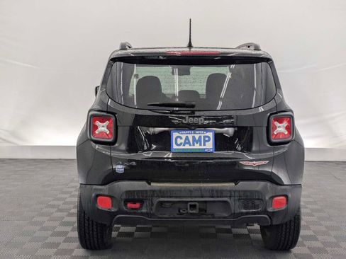 Used 2016 Jeep Renegade Trailhawk w/ Premium Trailhawk Package image 5