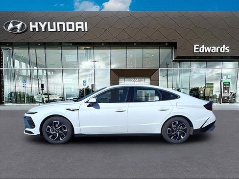 New 2025 Hyundai Sonata SEL image 3