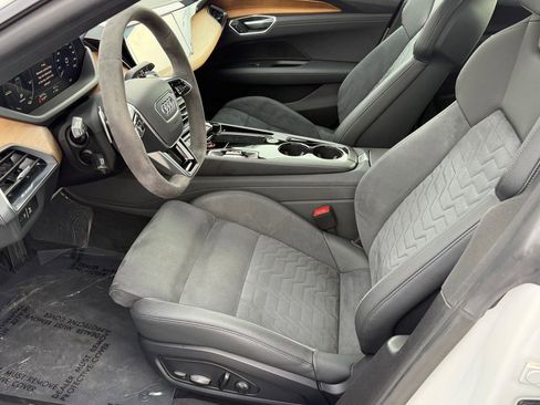 Certified 2022 Audi e-tron GT Premium Plus image 23