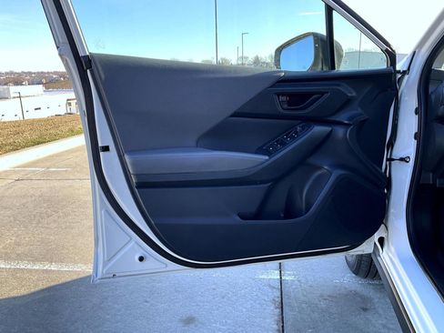 Used 2024 Subaru Crosstrek 2.0i Premium image 9