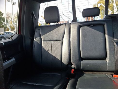 Used 2022 Ford F250 Lariat w/ Black Appearance Package image 18