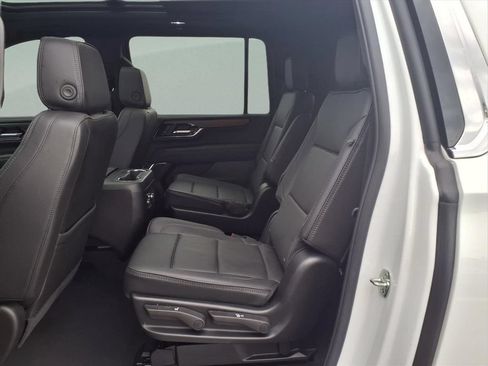 Certified 2026 GMC Yukon XL Denali w/ Sun & Power Step Package AWD/4WD image 26