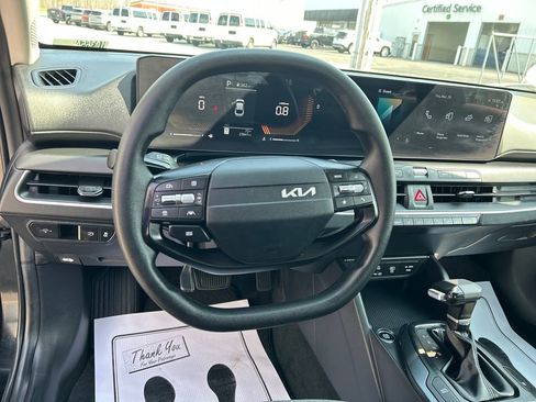 Used 2025 Kia K4 LXS image 13