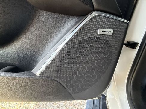 Used 2016 Cadillac Escalade Premium image 24