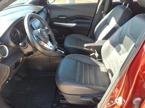 Used 2020 Nissan Kicks SR w/ SR Premium Package image 18