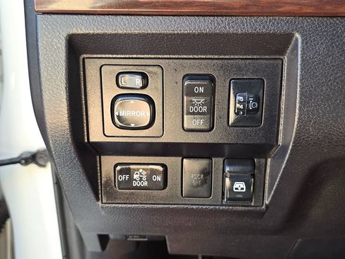 Used 2016 Toyota Tundra Limited AWD/4WD image 47