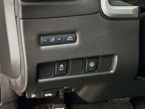 Used 2024 Nissan Murano SV AWD/4WD image 17