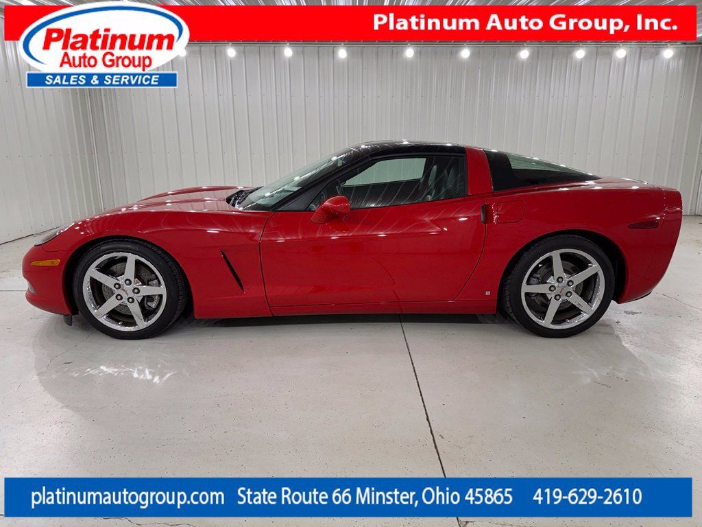 Used 2007 Chevrolet Corvette Coupe w/ Preferred Equipment Group RWD image 2