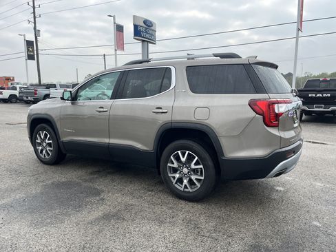 Used 2023 GMC Acadia SLE w/ Driver Convenience Package image 6