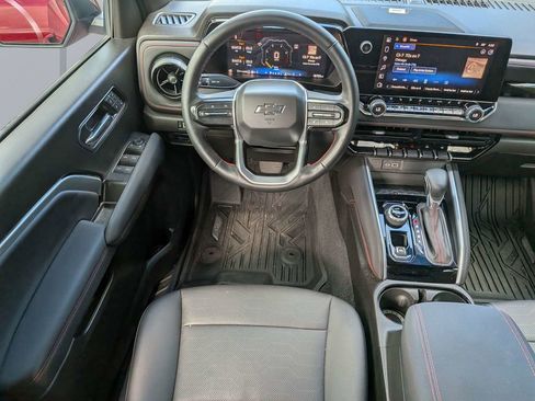 Used 2024 Chevrolet Colorado Z71 w/ Z71 Convenience Package 2 AWD/4WD image 17