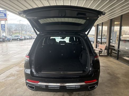 Used 2022 Jeep Grand Cherokee Overland w/ Luxury Tech Group IV image 30