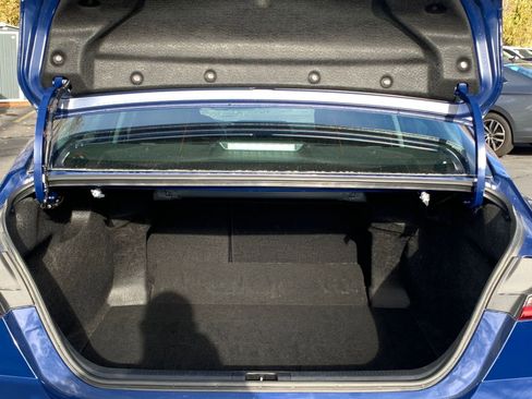 Used 2025 Toyota Camry LE image 30