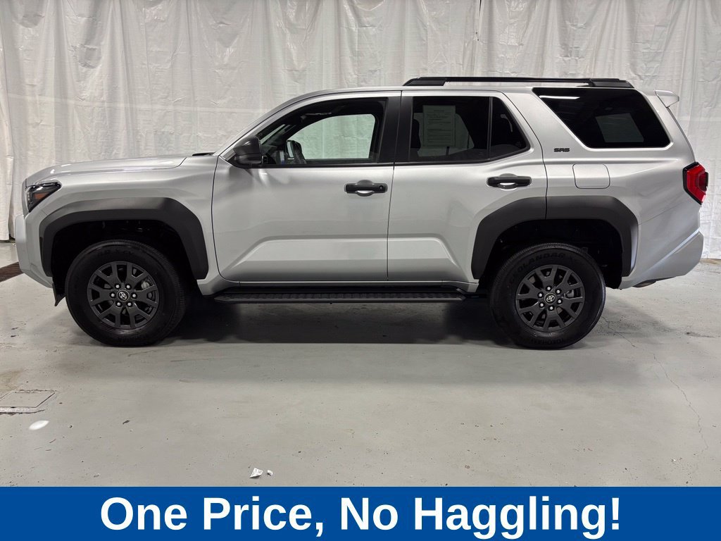 Used 2026 Toyota 4Runner SR5 AWD/4WD image 4