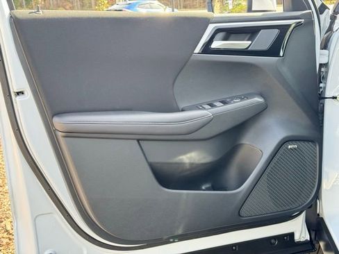 New 2026 Mitsubishi Outlander ES FWD image 16