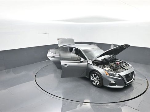 Used 2022 Nissan Altima 2.5 S image 36