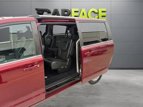 Used 2019 Dodge Grand Caravan SXT FWD image 19