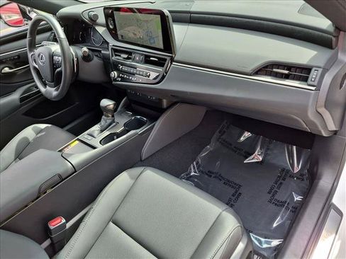 Used 2025 Lexus ES 300h w/ Premium Package FWD image 23