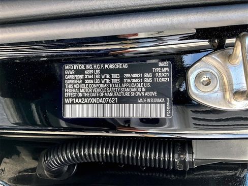 Certified 2022 Porsche Cayenne Platinum Edition image 26