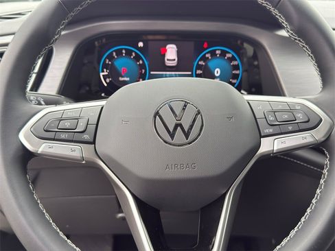 New 2026 Volkswagen Atlas Cross Sport SE image 12