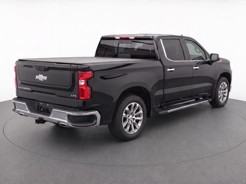 Used 2021 Chevrolet Silverado 1500 LTZ AWD/4WD image 4