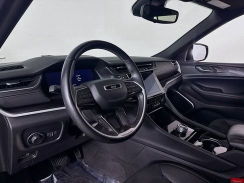 Used 2021 Jeep Grand Cherokee L Laredo image 9