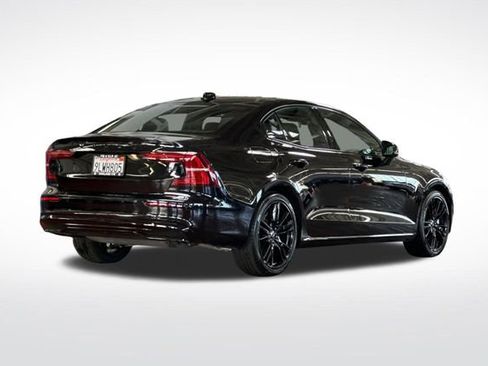 Used 2024 Volvo S60 B5 Plus w/ Climate Package FWD image 5