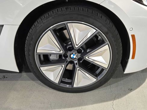 Used 2025 BMW i4 xDrive40i w/ M Sport Package AWD/4WD image 9
