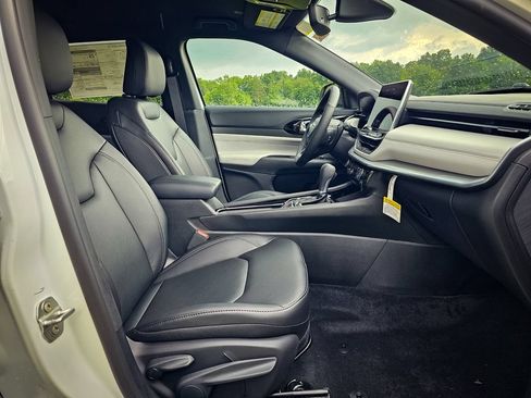 New 2026 Jeep Compass Limited AWD/4WD image 38