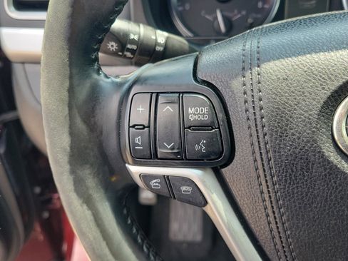 Used 2016 Toyota Highlander XLE FWD image 25