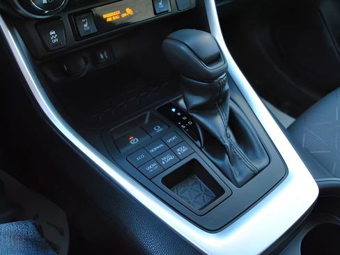 Used 2019 Toyota RAV4 XLE w/ Convenience Package AWD/4WD image 11
