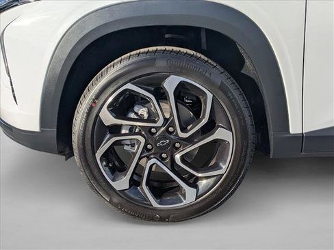 New 2026 Chevrolet Trax RS w/ Sunroof Package FWD image 10