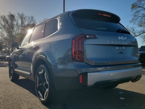 Used 2024 Kia Telluride S image 4