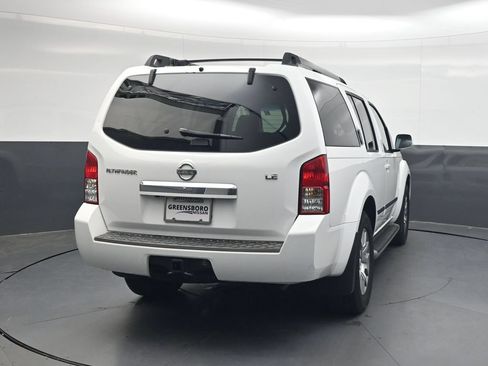 Used 2010 Nissan Pathfinder LE w/ Navigation Pkg AWD/4WD image 5