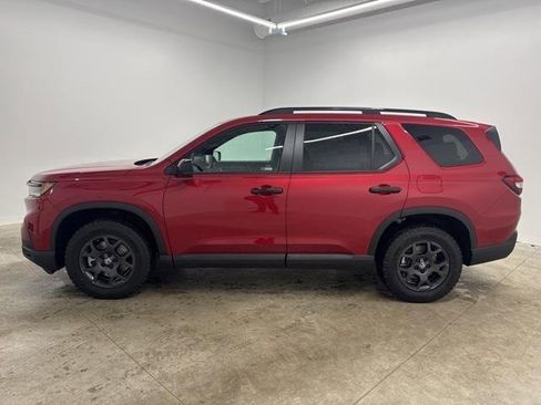 New 2025 Honda Pilot TrailSport image 8