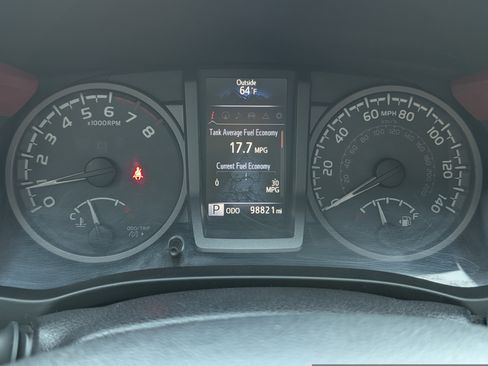 Used 2016 Toyota Tacoma SR image 22