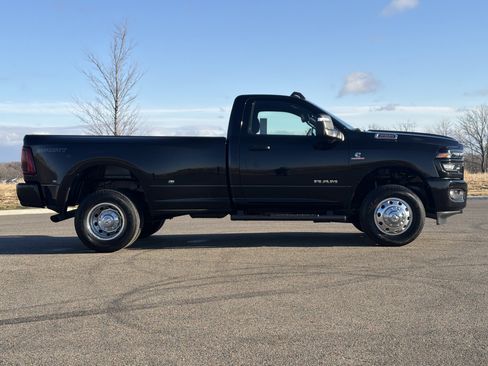 Used 2025 RAM 3500 Big Horn image 24