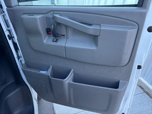 Used 2017 Chevrolet Express 3500 LT w/ LT Preferred Equipment Group image 37