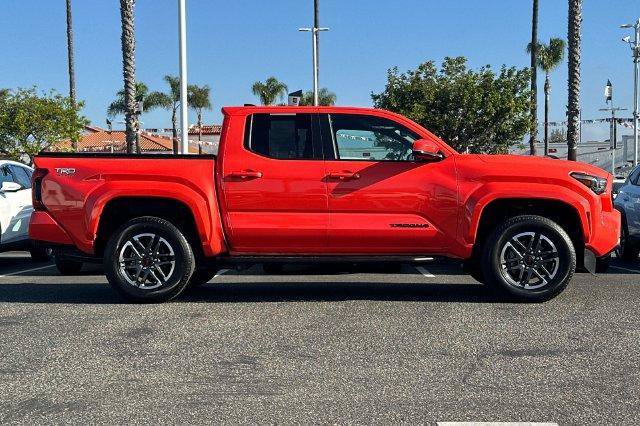 Used 2024 Toyota Tacoma TRD Sport w/ TRD Sport Upgrade Package AWD/4WD image 3