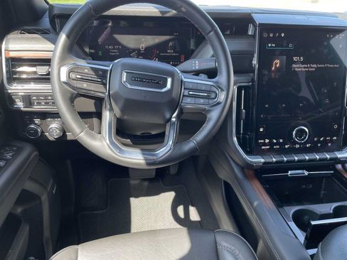 Used 2025 GMC Yukon Denali AWD/4WD image 11