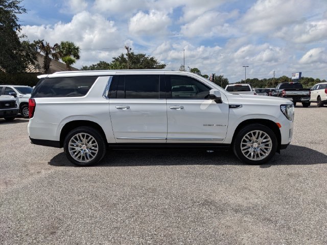 Used 2023 GMC Yukon XL Denali RWD image 3