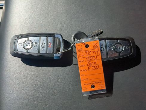 Used 2021 Ford F450 Platinum w/ FX4 Off-Road Package image 28