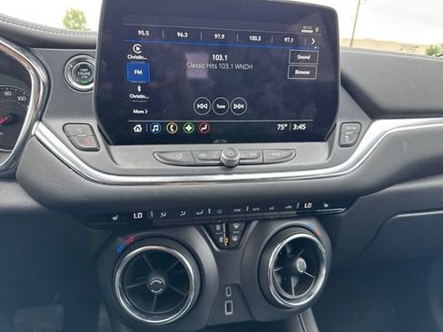 Used 2024 Chevrolet Blazer LT FWD image 10