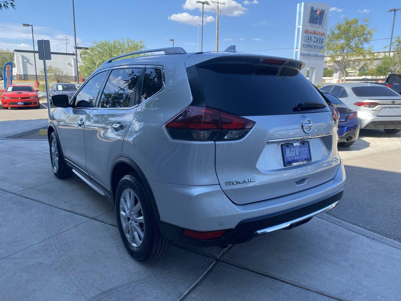 Used 2020 Nissan Rogue SV FWD image 11